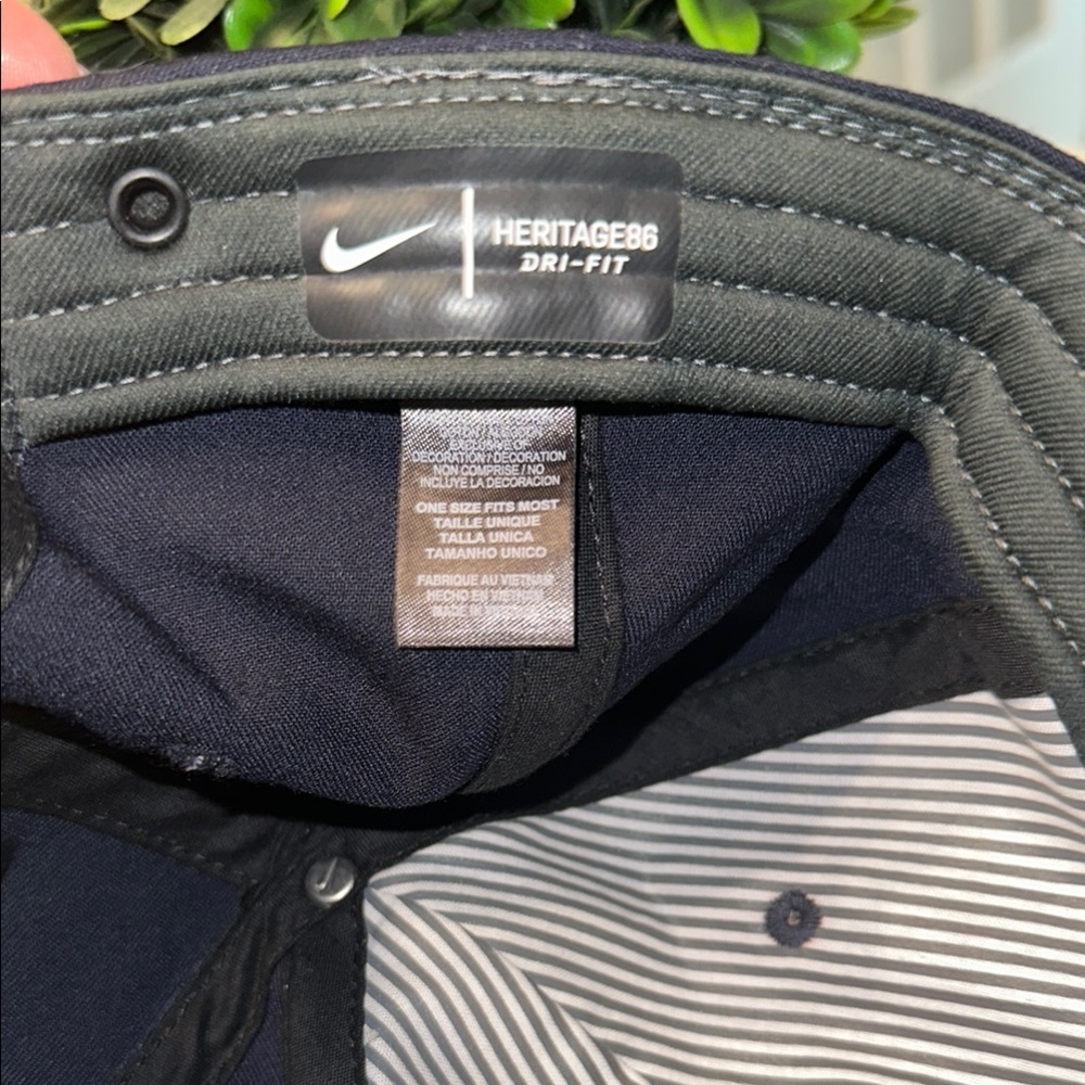 Nike Dark Blue Shield golf Logo Cap - Picture 6 of 6
